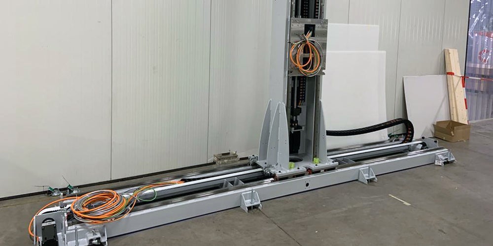 Nieuwe Zünd plotter installatie in volle gang Nieuwe Zünd plotter installatie in volle gang